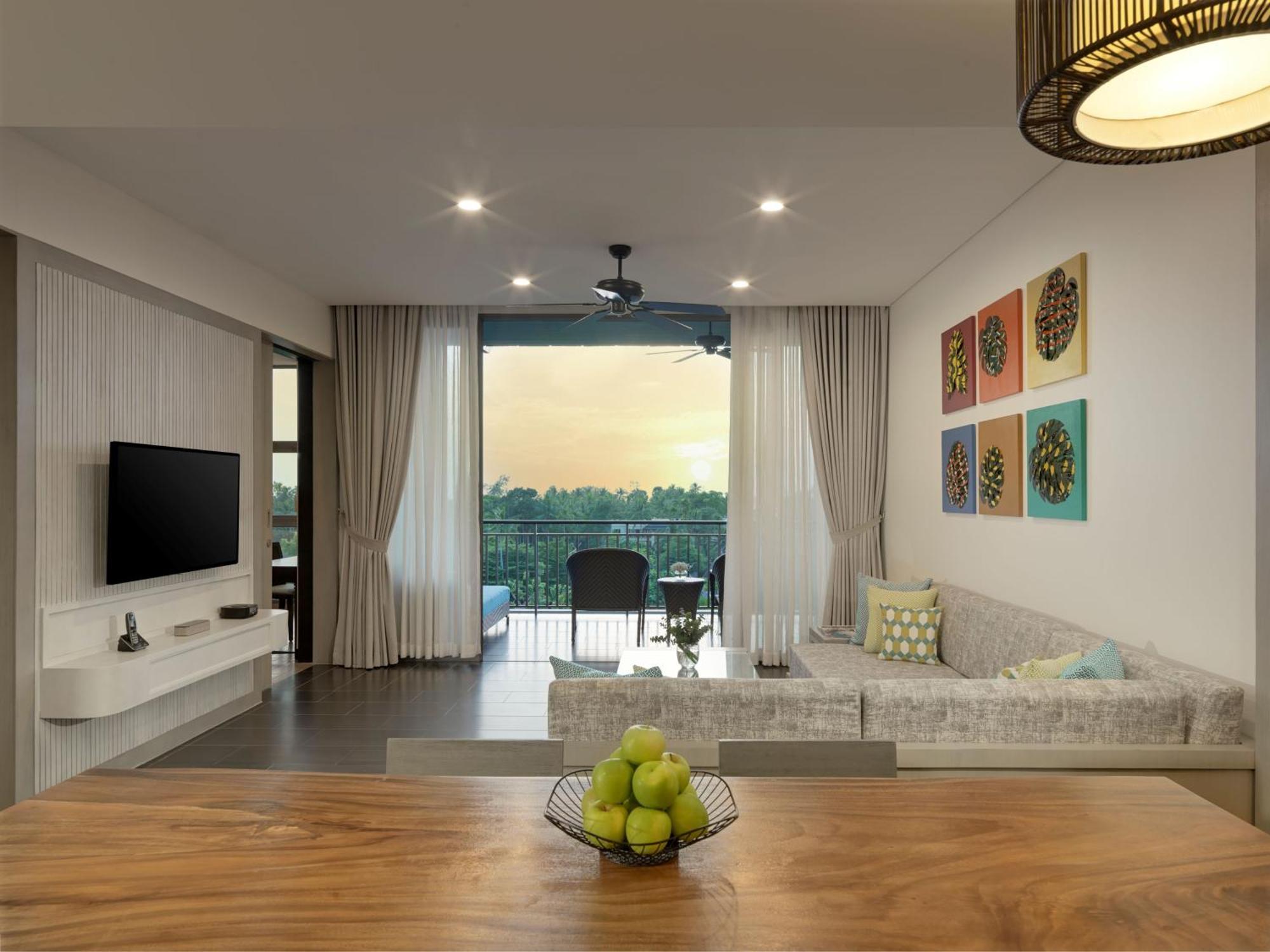 Avani Plus Mai Khao Phuket Suites Екстер'єр фото