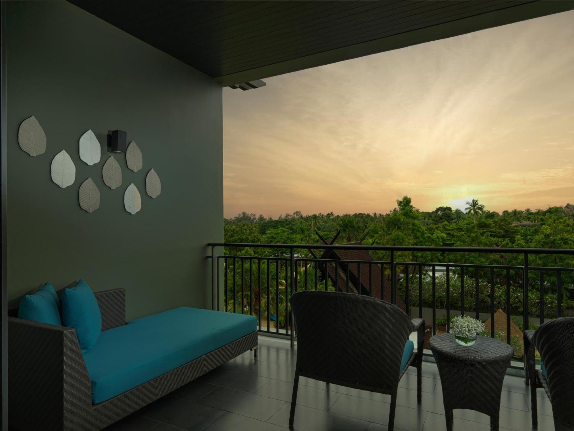 Avani Plus Mai Khao Phuket Suites Екстер'єр фото