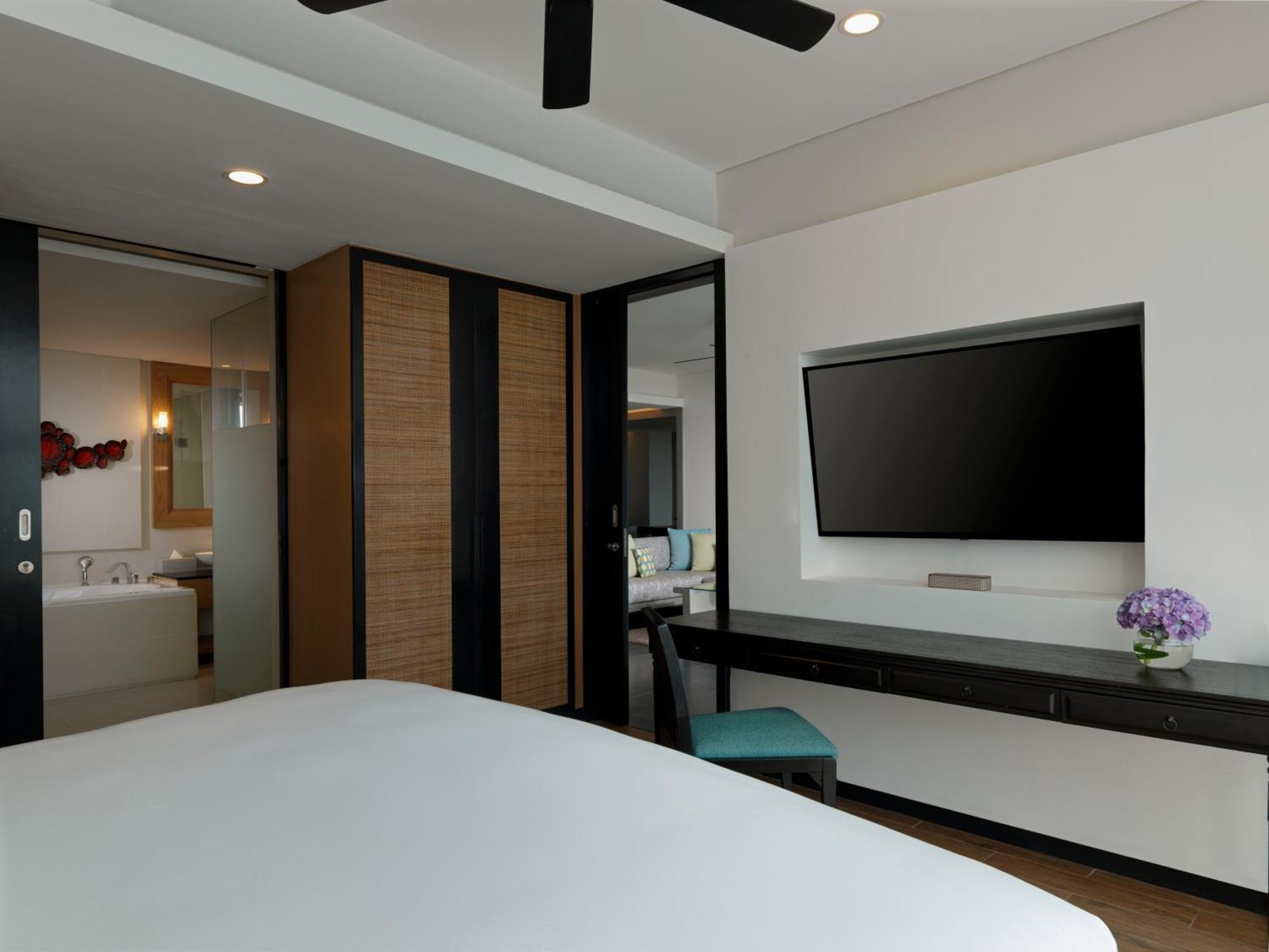 Avani Plus Mai Khao Phuket Suites Екстер'єр фото